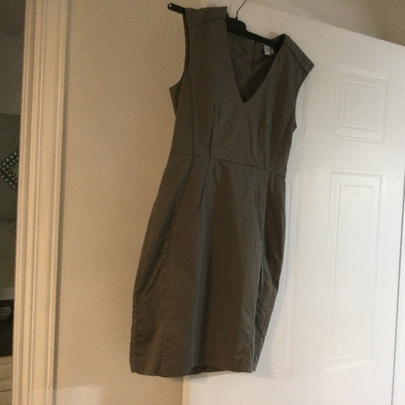 Dress - Picture 2 of 6